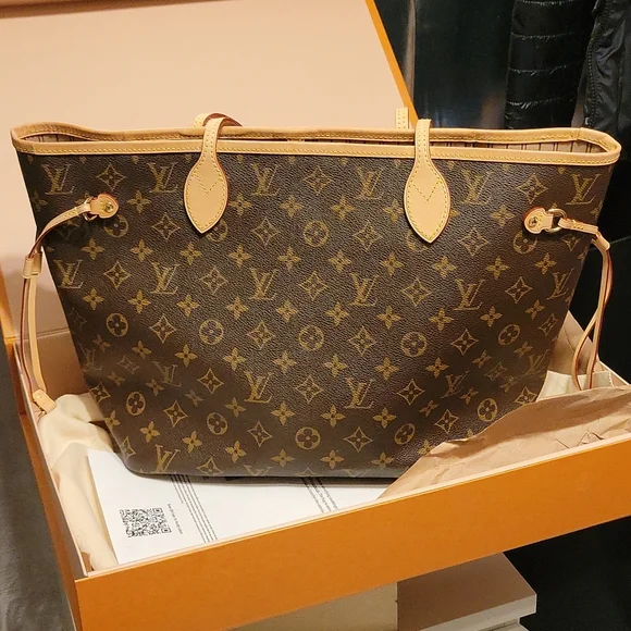 Authentic LV MM Neverful Tote2021 - Picture 17 of 17